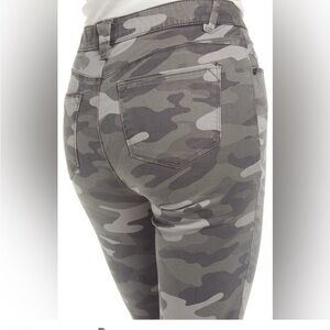 Wit & Wisdom - Ab solution, high rise, ankle skimmer. Deep sage green